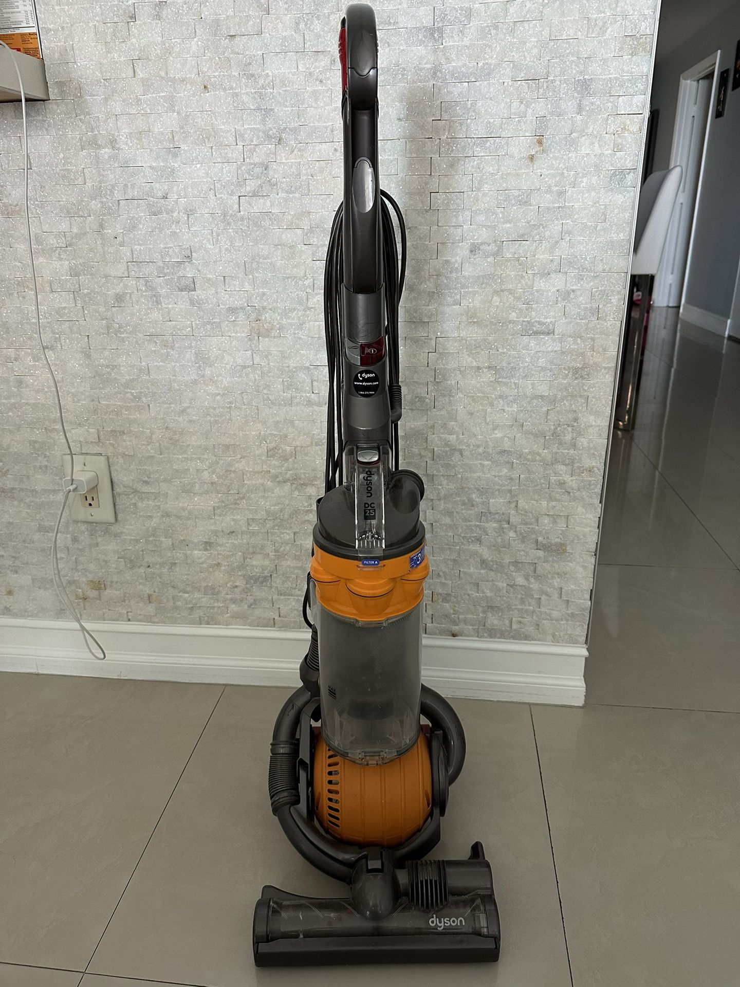 Dyson DC 25