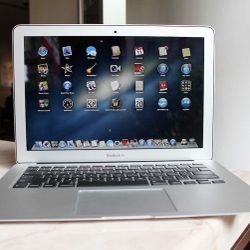 2013/14 Macbook Air 13 1.3 i5 4G  128GB SSD Newest OS X BIG Sur LIKE NEW COND