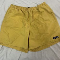 Patagonia Mens shorts mens size MEDIUM