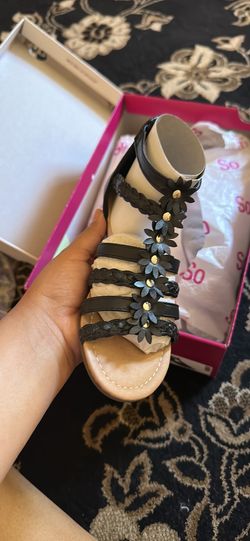 BRAND NEW ADORABLE LITTLE GIRL SANDAL SIZE 12