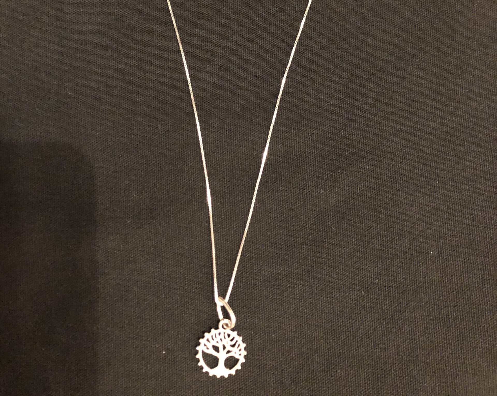 Silver .925 box chain with tree of life pendant