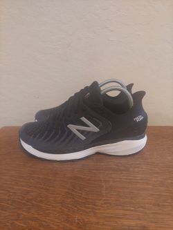 New Balance Fresh Foam W860v11 Athletic Running Shoes 
Women's Size 8 2E