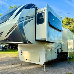 2017 Grand Design Solitude 