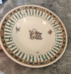Disney Winnie The Pooh 100 Acre Woods 9” Stoneware Salad Bowl/Plate Set of 4
