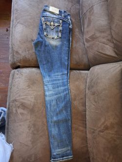 Size 28 miss me skinny jeans 75$ can talk about price
