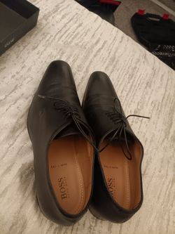 8 1/2 HUGO BOSS SHOES ..