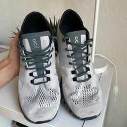 On Cloud X Men’s Running Shoes 9.5