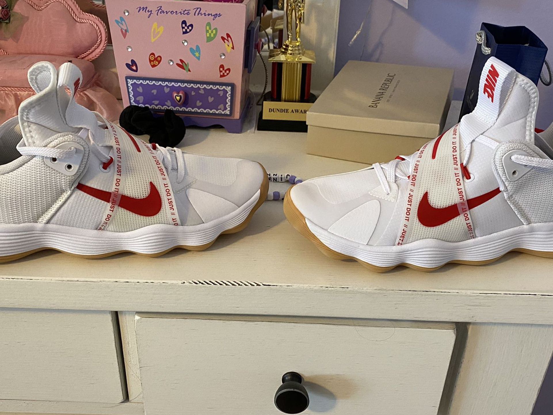 Nike Volleyball Shoes *Brand New * Size 9
