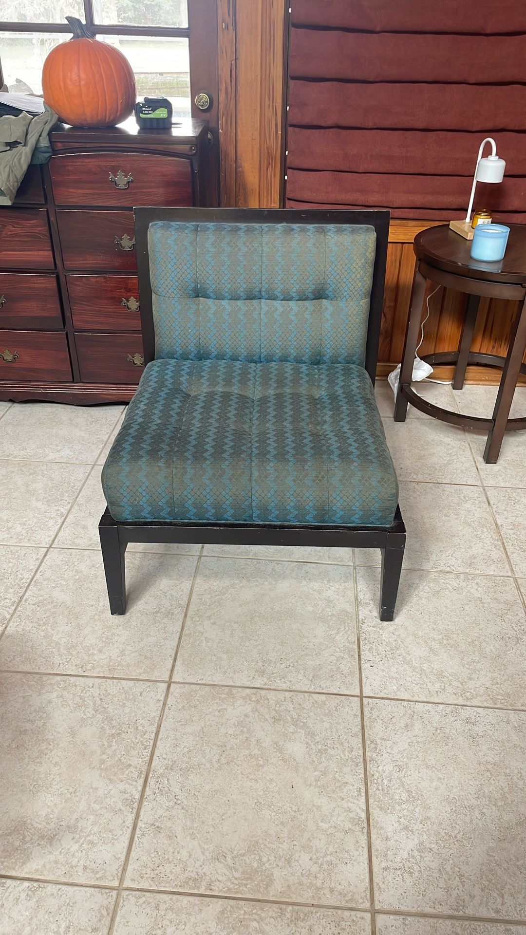 Armless Side Accent chair