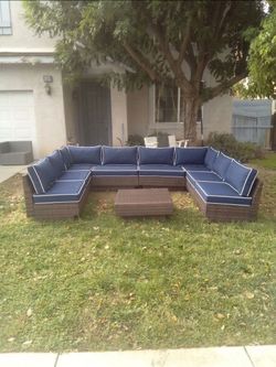 Costco quality patio furniture used as a display display model outdoor patio furniture Sunbrella quality deep seating cushions Costco quality patio fu