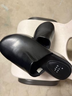 Women’s sandals
