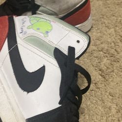 Jordan 1 Mid “red Black Toes”