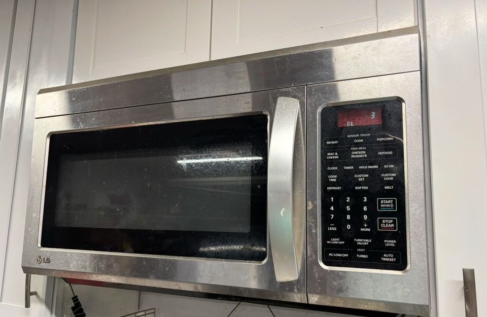 LG OVER RANGE MICROWAVE HOOD