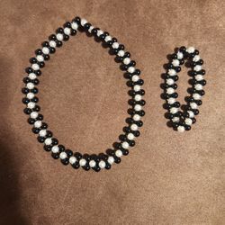 Black And White Beeds Choker And Bracelet 