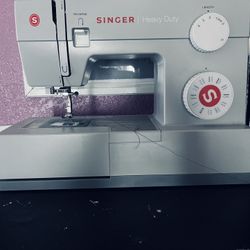 Singer sewing Machine 