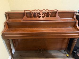 Yamaha Upright Piano 88 Keys