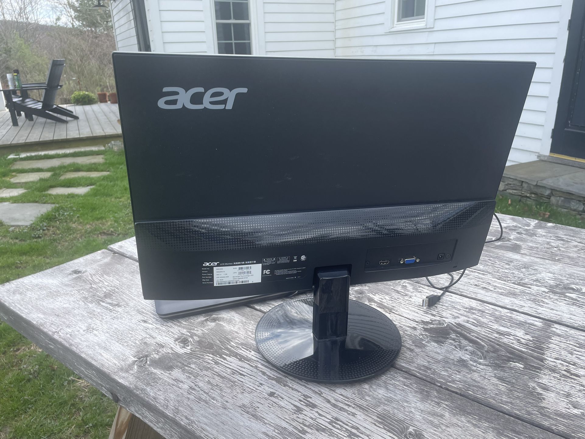 Acer Monitor, Stand and Keyboard
