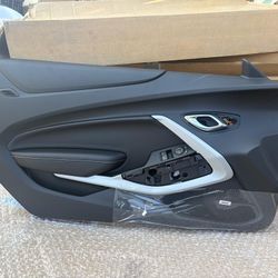 OEM 2019 - 2021 Chevrolet Camaro LT1/SS Driver Side Interior Door Panel Genuine GM 
