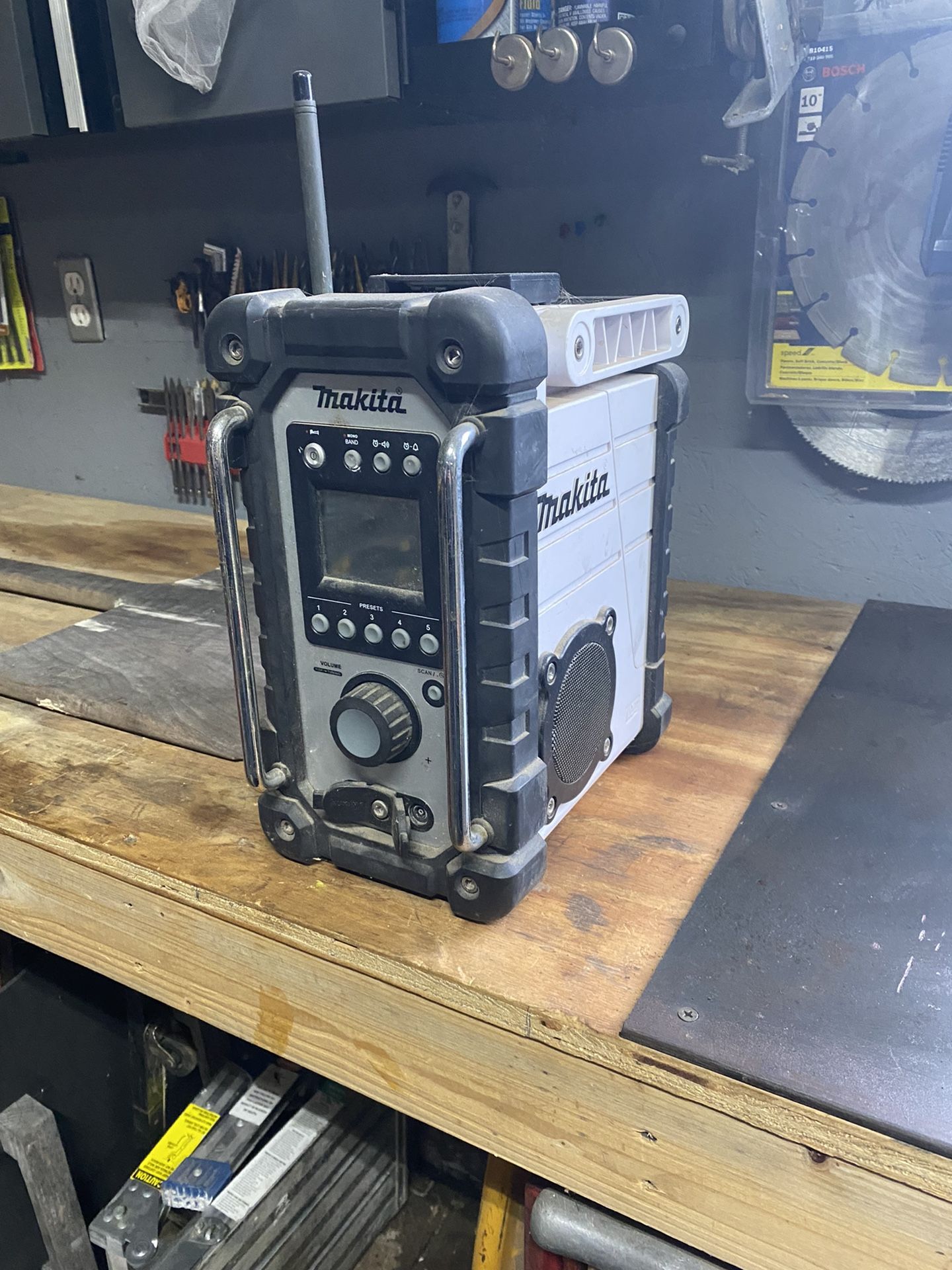 Makita 18V Stereo