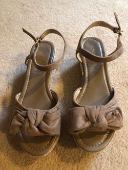 New! Women’s Liz Claiborne Sandals Sz 7 1/2