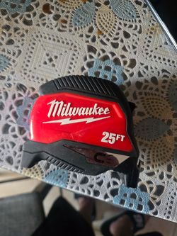 Milwaukee tape measure