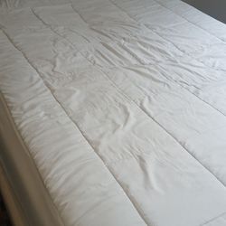 FREE Full Size Mattress And Spring Box, Pickup North Seattle By Sunday