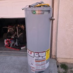 A.O. Smith Signature 100 40 Gallon Water Heater 