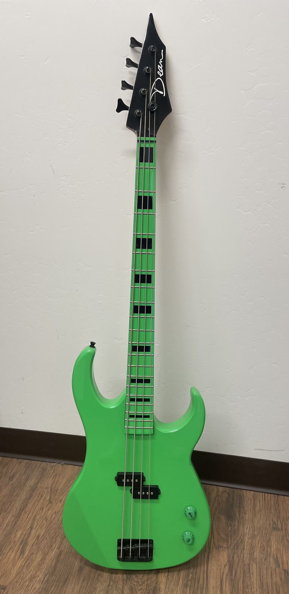 Dean 4 String Bass