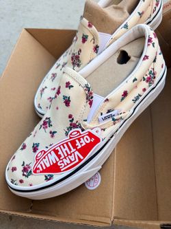 BRAND NEW VANS WOMEN’S SIZE 6
