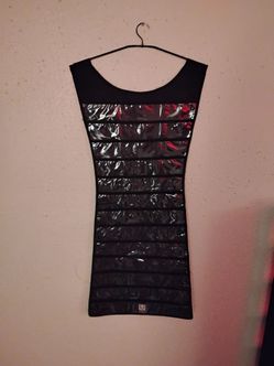 Hanging jewelry holder