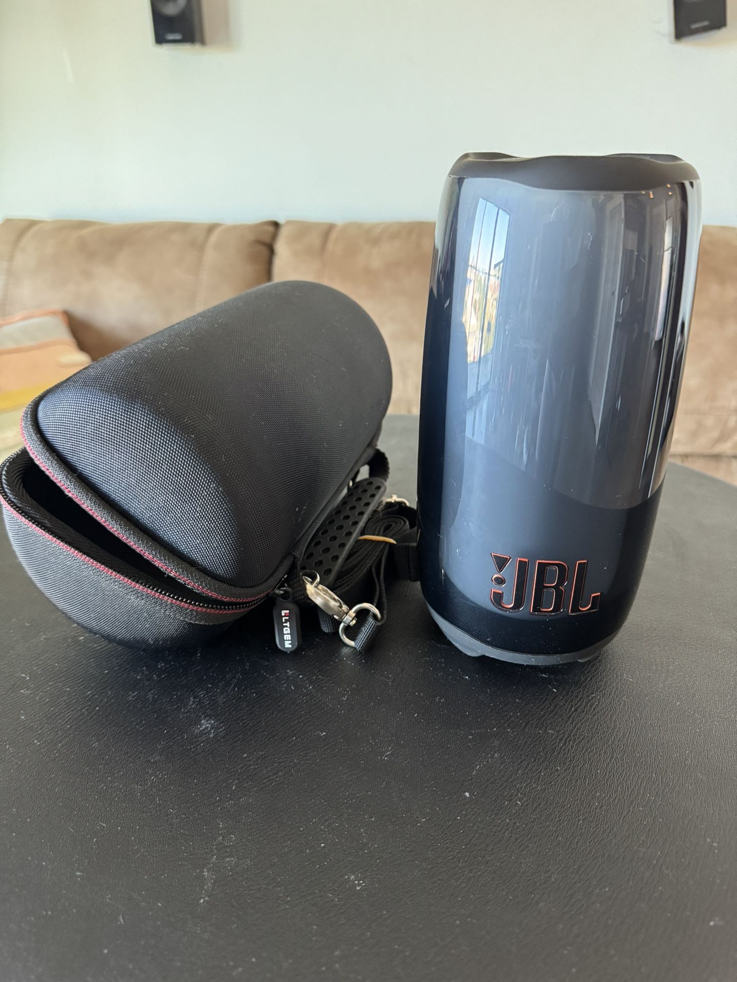 JBL Pulse 5 - with Dazzling Lights + CASE