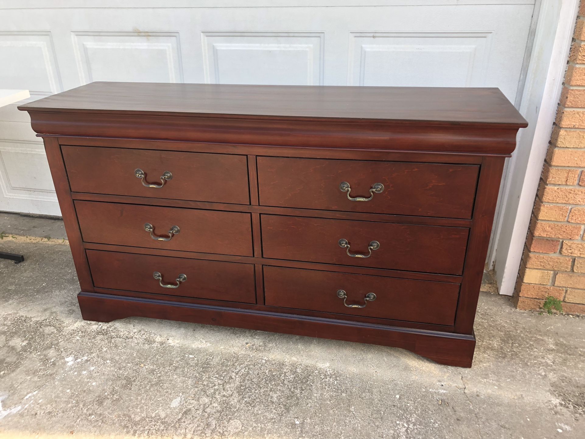 Beautiful 6 drawer Mahogany Wood Dresser