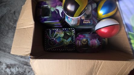 Pokemon Tins 