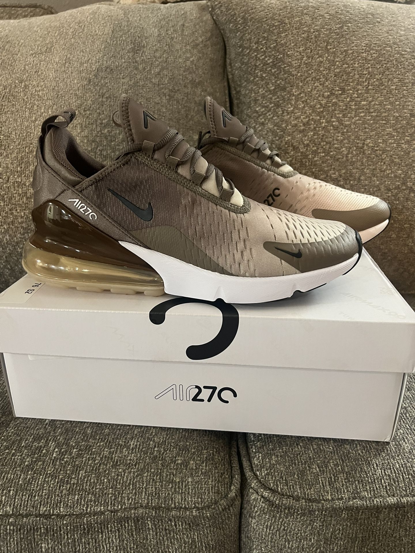 Nike Air Max 270