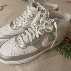 Women’s Size 10 Nike 