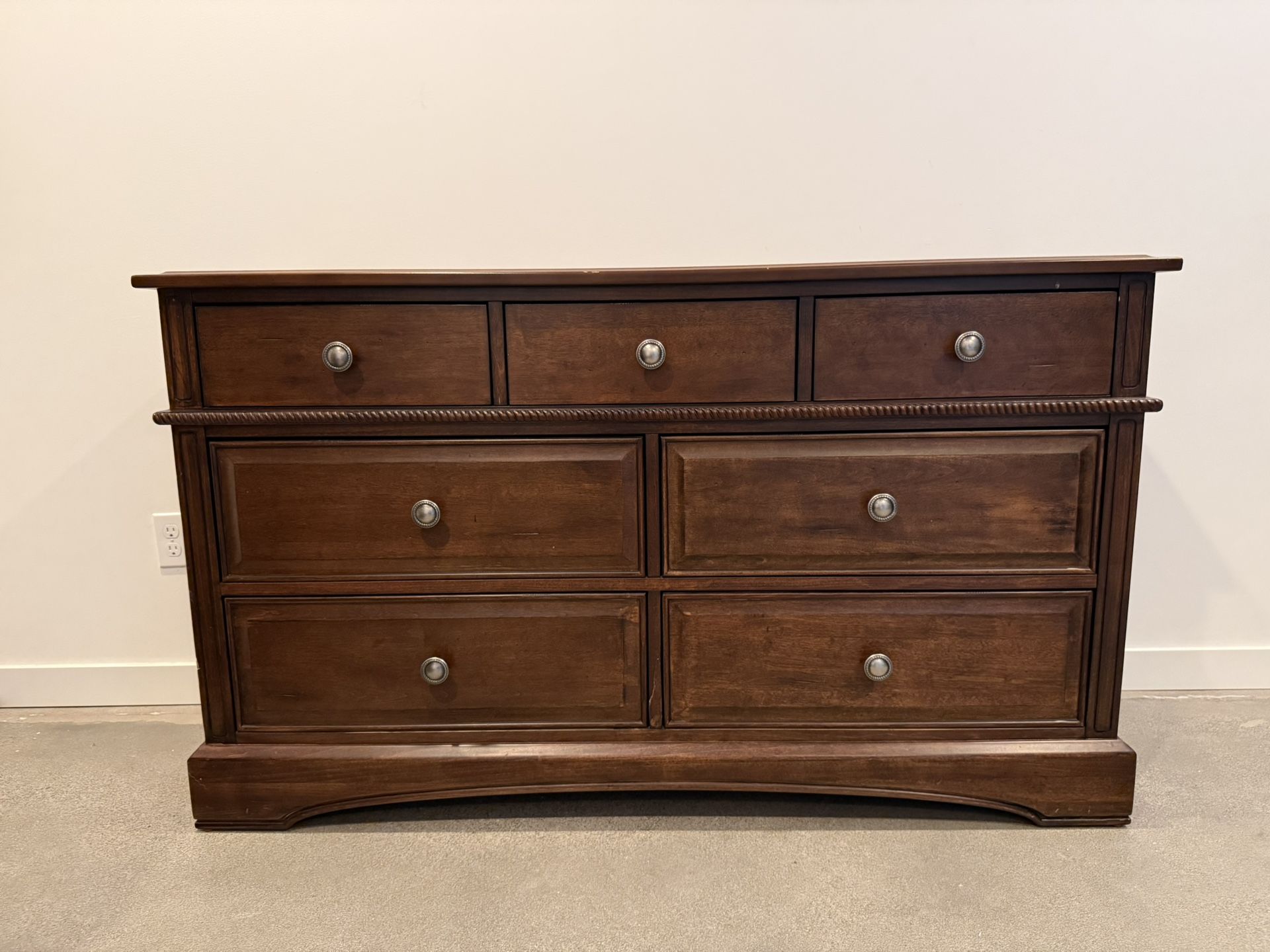 Matching Dresser And Drawer Set 