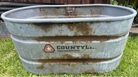 100 gal. Oval Galvanized Stock Tank