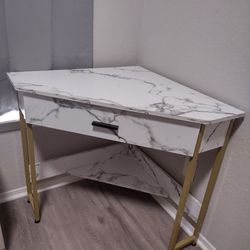 Corner Desk/Vanity 