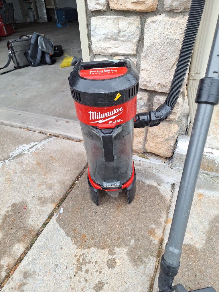 Milwaukee Backpack Vaccume