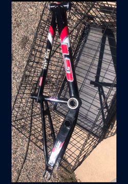 20” GT POWER SERIES FRAME Bottom Bracket Not Included