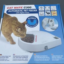 AUTOMATIC PET FEEDER