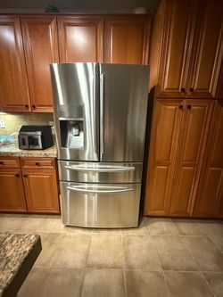 Samsung refrigerator, GE gas stove, GE Dishwasher