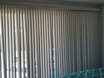 #123 VERTICAL for PATIO DOOR W87"×100"H. SLATS CAN BE CUT!!. GREY TWEED COLOR , HEADRAIL, VALANCE, ALL HARDWARE INCLUDED. OPEN LISTING MANY BLINDS!