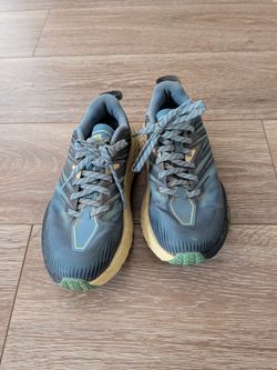 Hoka women's shoes size 7d