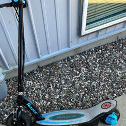 Razor Electric Scooter. Needs Battery And Charger 