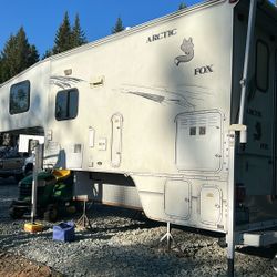 2003 Artic Fox Camper 