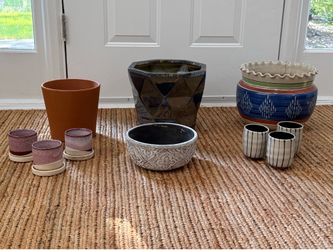Assorted lot of planters