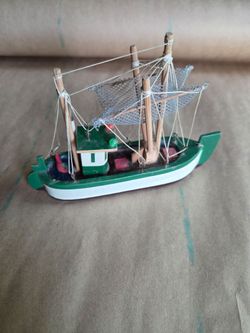 Vintage Handcrafted Miniature Wooden Fishing Boat / Shrimp Trawler