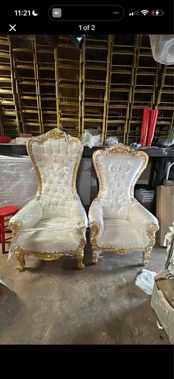 Throne chairs for r,e,n, t