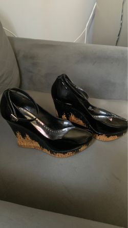 Brand new never worn BCBG wedges